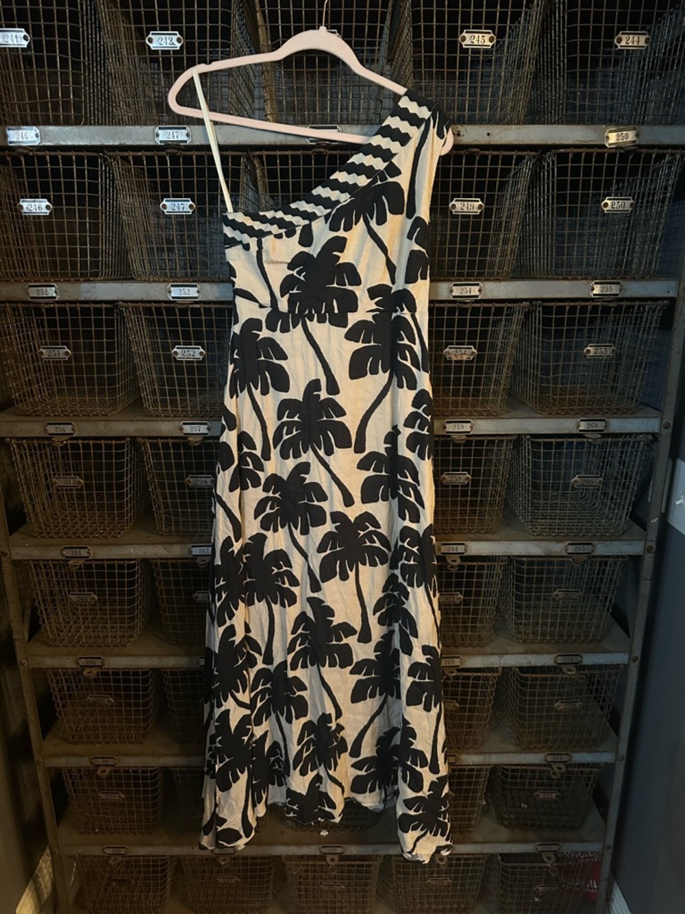 FARM Rio Black White One-Shoulder Linen Palm Tree Maxi Dress Small 38468 - Picture 5 of 13